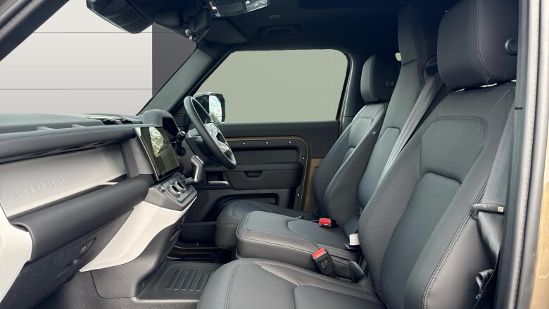 Land Rover Defender 3.0 D250 X-Dynamic SE 90 3dr Auto [6 Seat] Diesel Estate